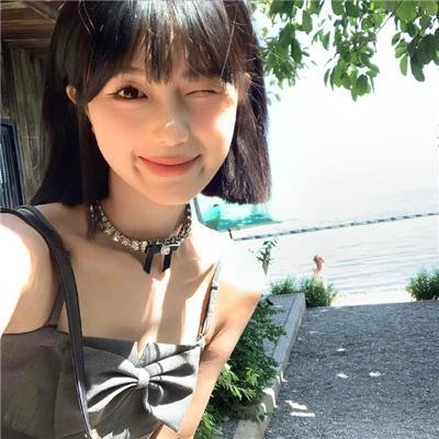 红色尾翼